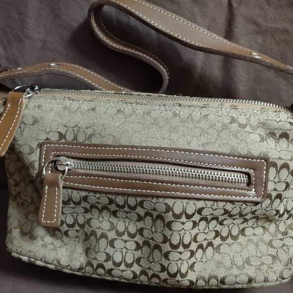 Coach H2H-6332 Bagutte Signature C Handbag Authentic Canvas Leather Trim - Picture 7 of 9